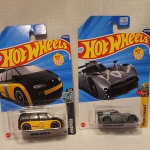 Hot Wheels Renault Espace F1 Toy Car - Yellow & Black